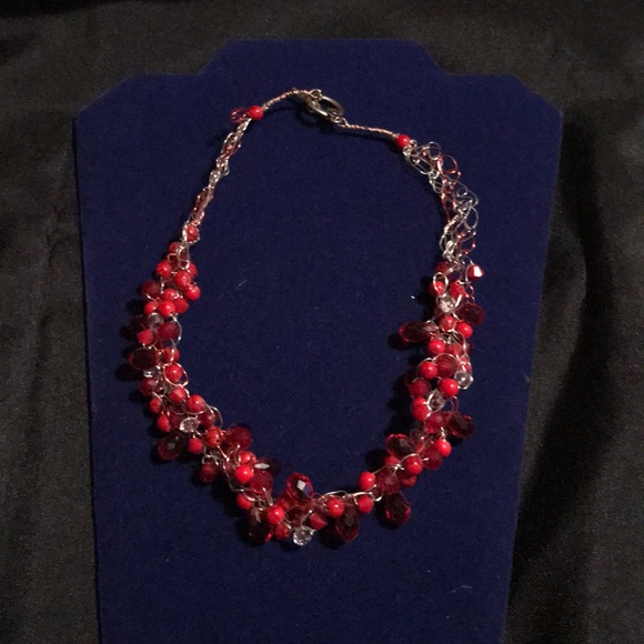 Red beaded crotchet necklace - Picture 1 of 3